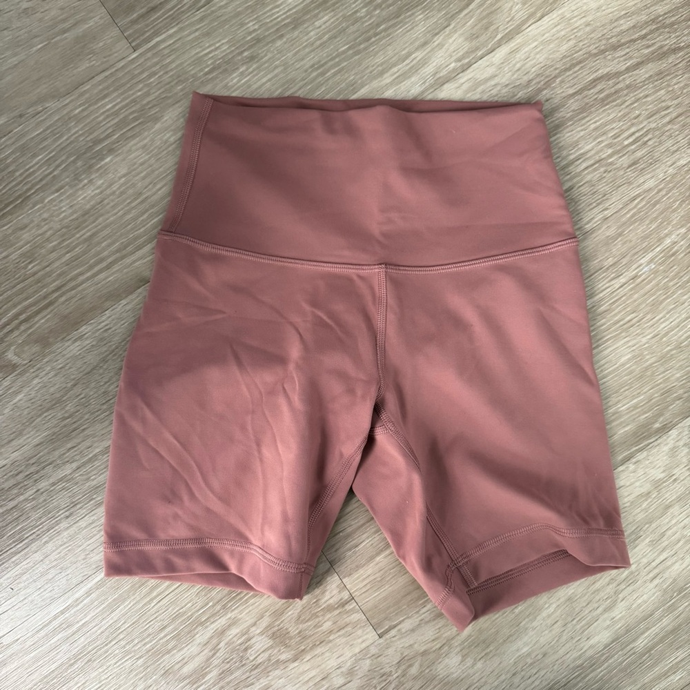 Lululemon wunder train 6” shorts in pink Savannah